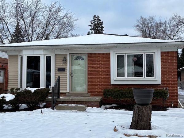 4209 Vassar Street, Dearborn Heights, MI 48125