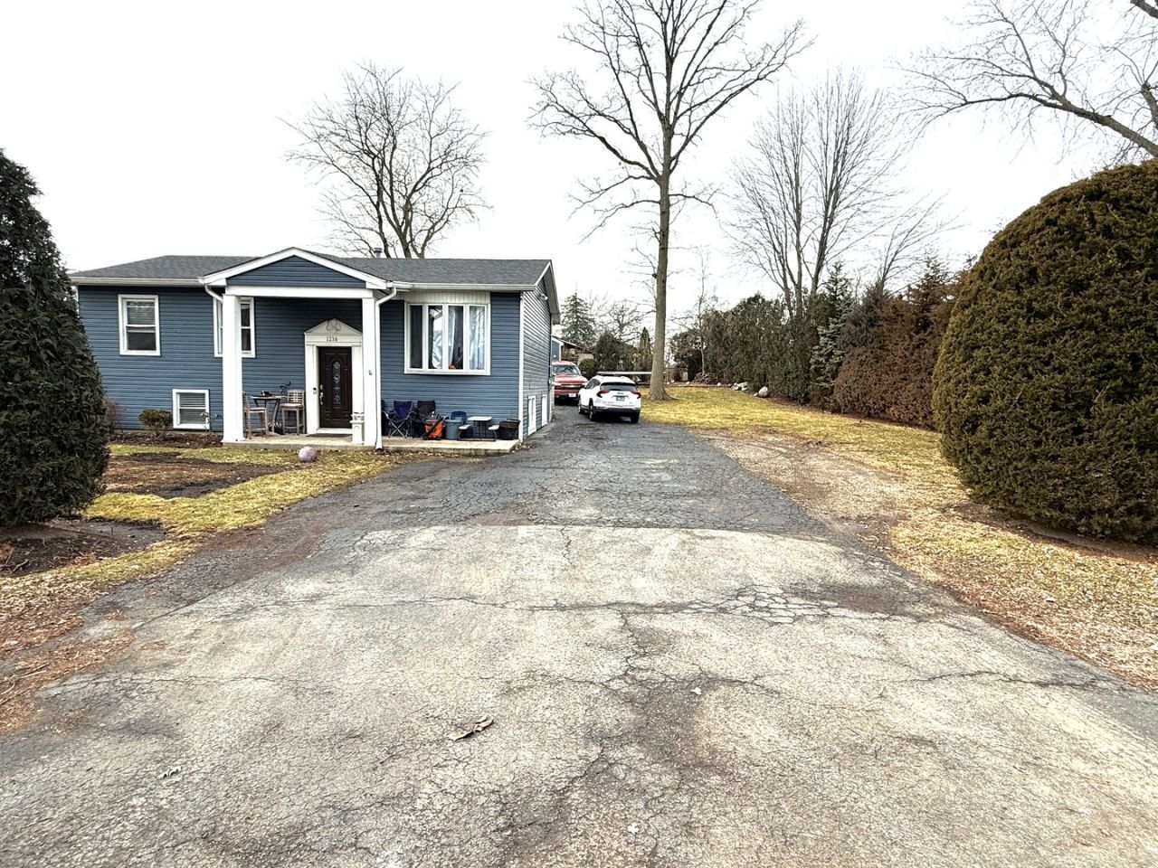 1216 N Lakeshore Drive, Round Lake Beach, IL 60073 Main Photo