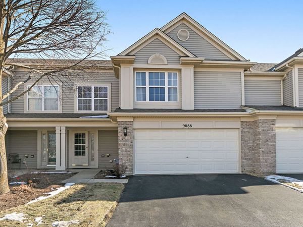 9888 Wakefield Lane, Huntley, IL 60142