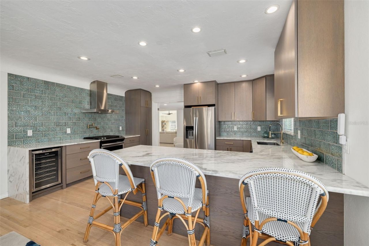 240 24th Avenue N, Saint Petersburg, FL 33704 Photo