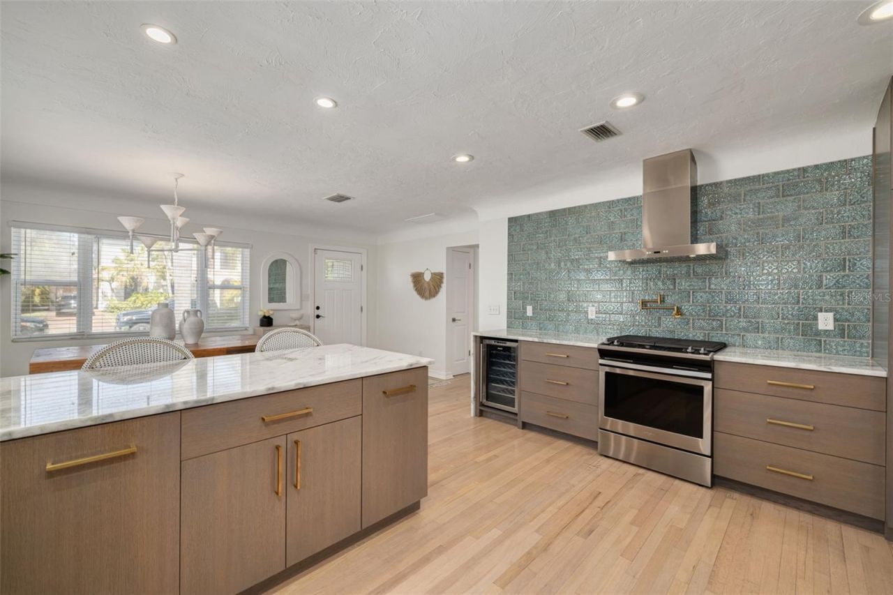 240 24th Avenue N, Saint Petersburg, FL 33704 Photo