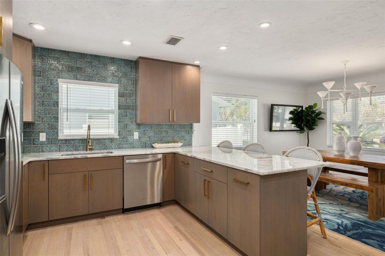 240 24th Avenue N, Saint Petersburg, FL 33704 Photo