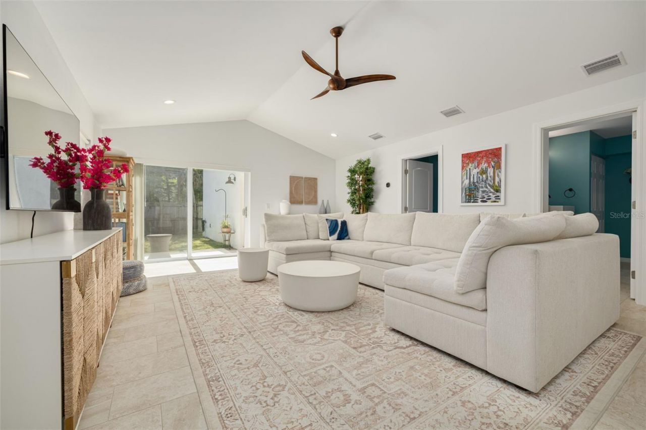 240 24th Avenue N, Saint Petersburg, FL 33704 Photo