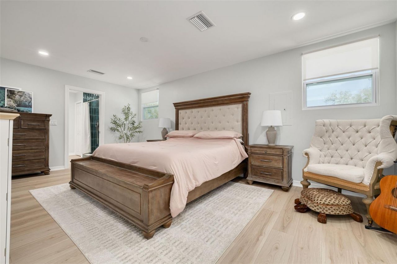 240 24th Avenue N, Saint Petersburg, FL 33704 Photo