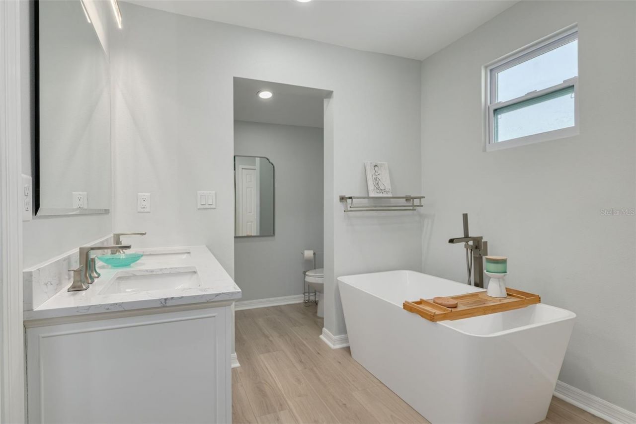 240 24th Avenue N, Saint Petersburg, FL 33704 Photo