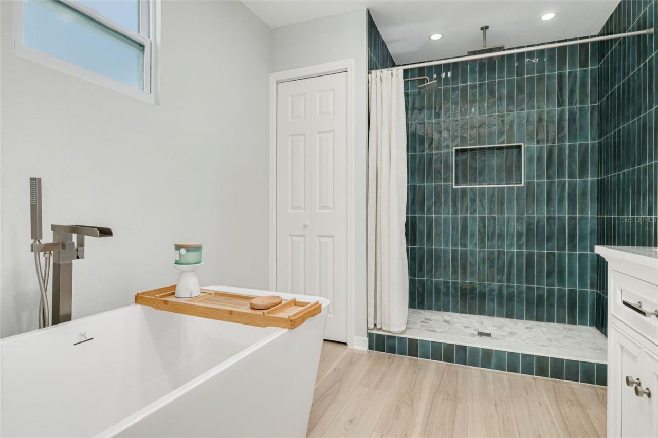 240 24th Avenue N, Saint Petersburg, FL 33704 Photo