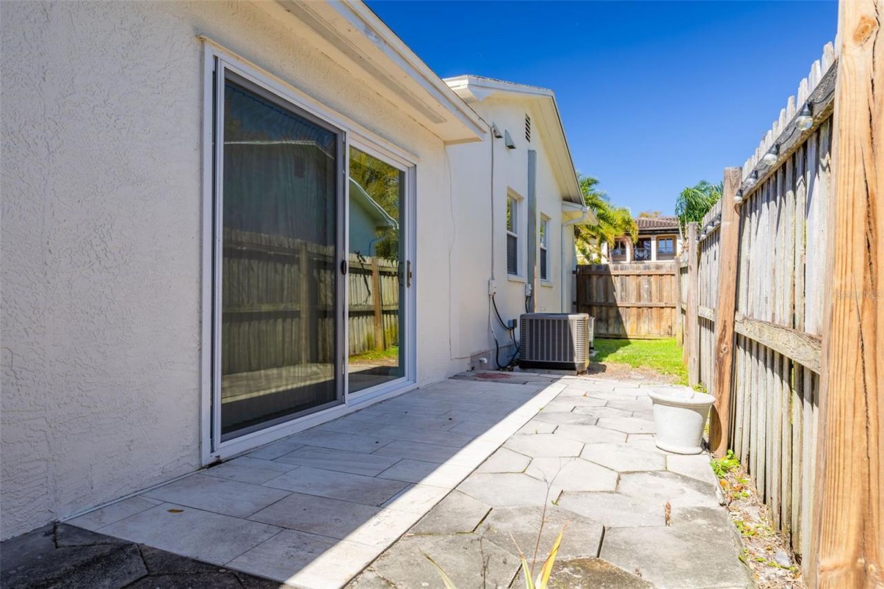 240 24th Avenue N, Saint Petersburg, FL 33704 Photo