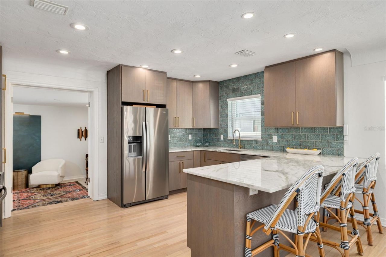 240 24th Avenue N, Saint Petersburg, FL 33704 Photo