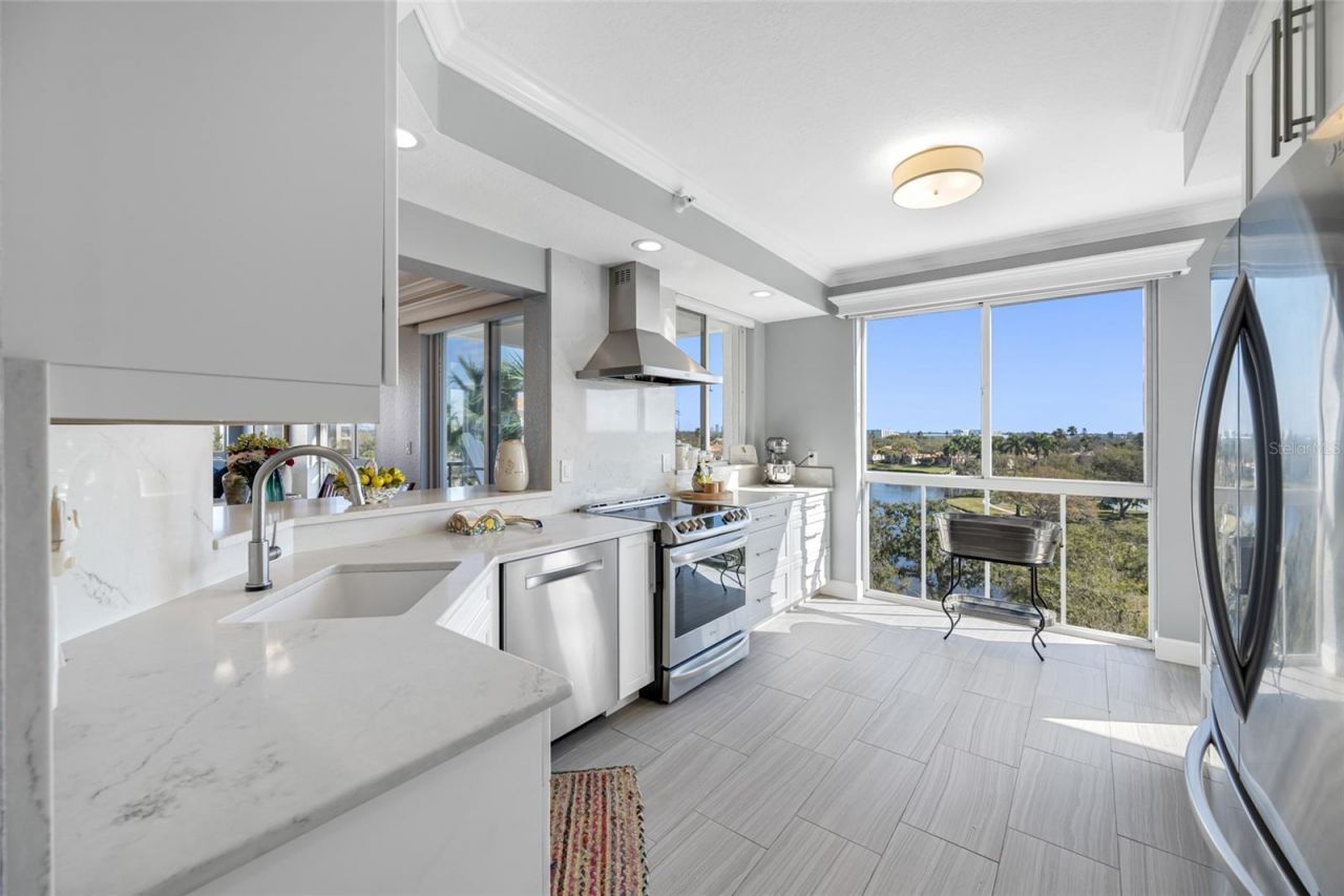 4750 Dolphin Cay Lane S, Unit 509, Saint Petersburg, FL 33711 Photo