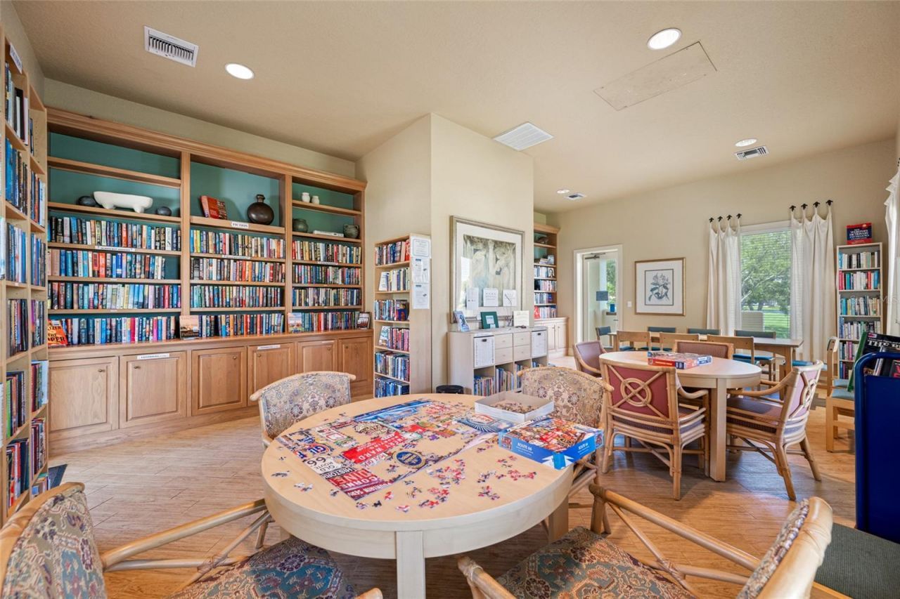 4750 Dolphin Cay Lane S, Unit 509, Saint Petersburg, FL 33711 Photo