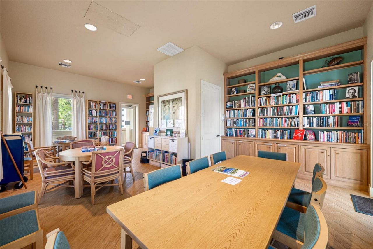 4750 Dolphin Cay Lane S, Unit 509, Saint Petersburg, FL 33711 Photo