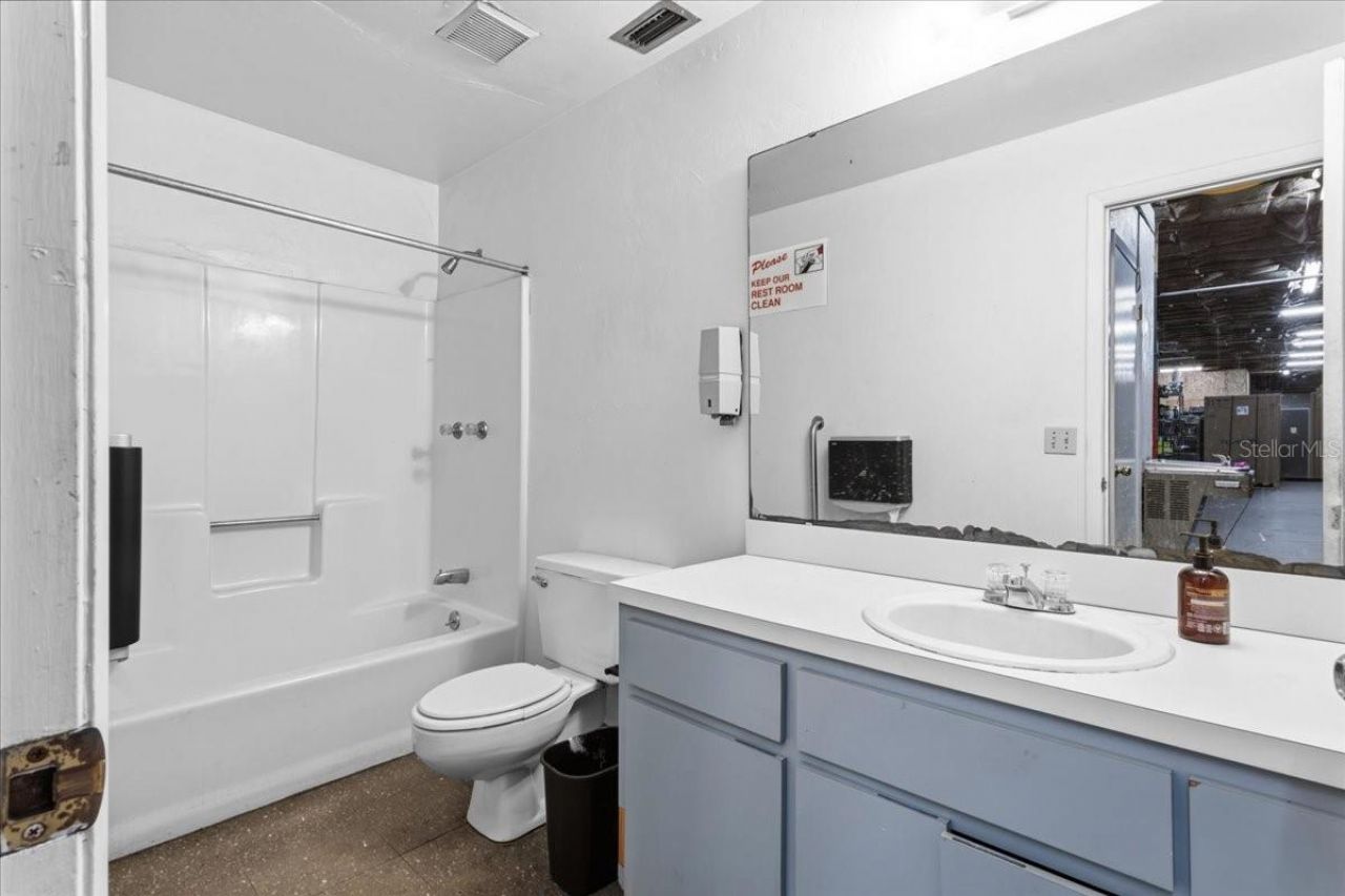 2300 NW 71st Place, Gainesville, FL 32653 Photo