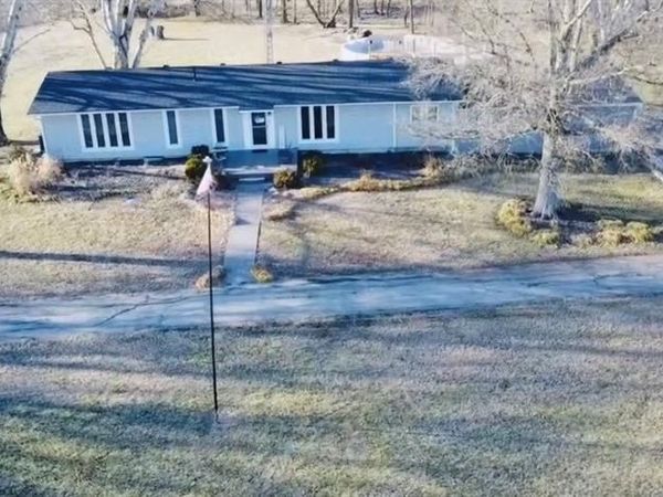 22554 Robertson Road, Lacygne, KS 66040