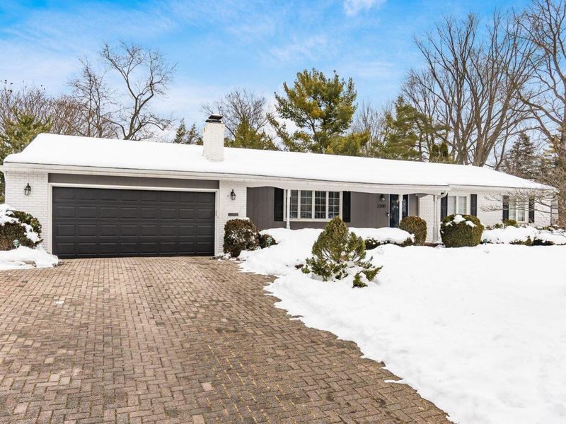 2200 Nayland Road, Columbus, OH 43220 Photo 1