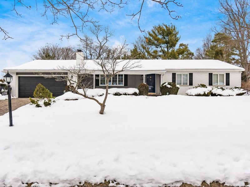 2200 Nayland Road, Columbus, OH 43220 Photo 2