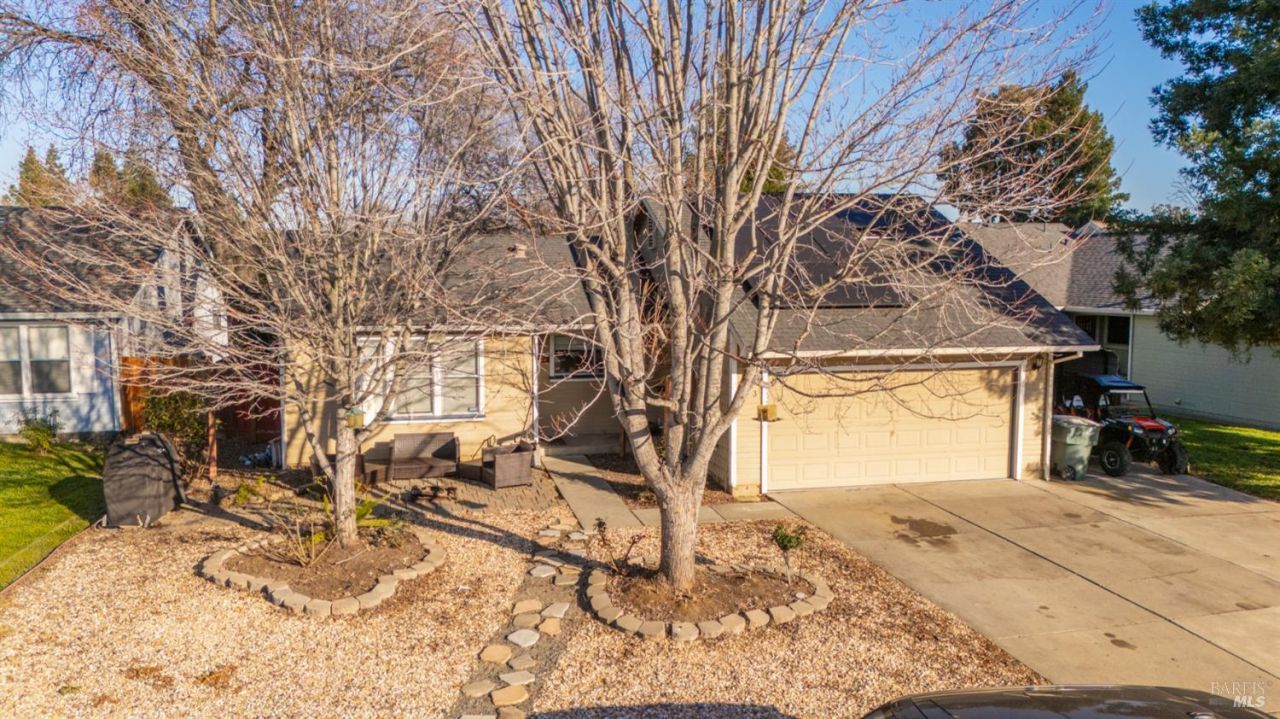 113 Christine Drive, Vacaville, CA 95687 Main Photo