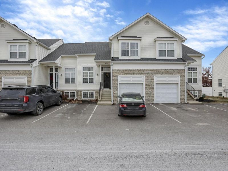 8277 Deering Oaks Drive , Unit 8277, Blacklick, OH 43004 Photo 1