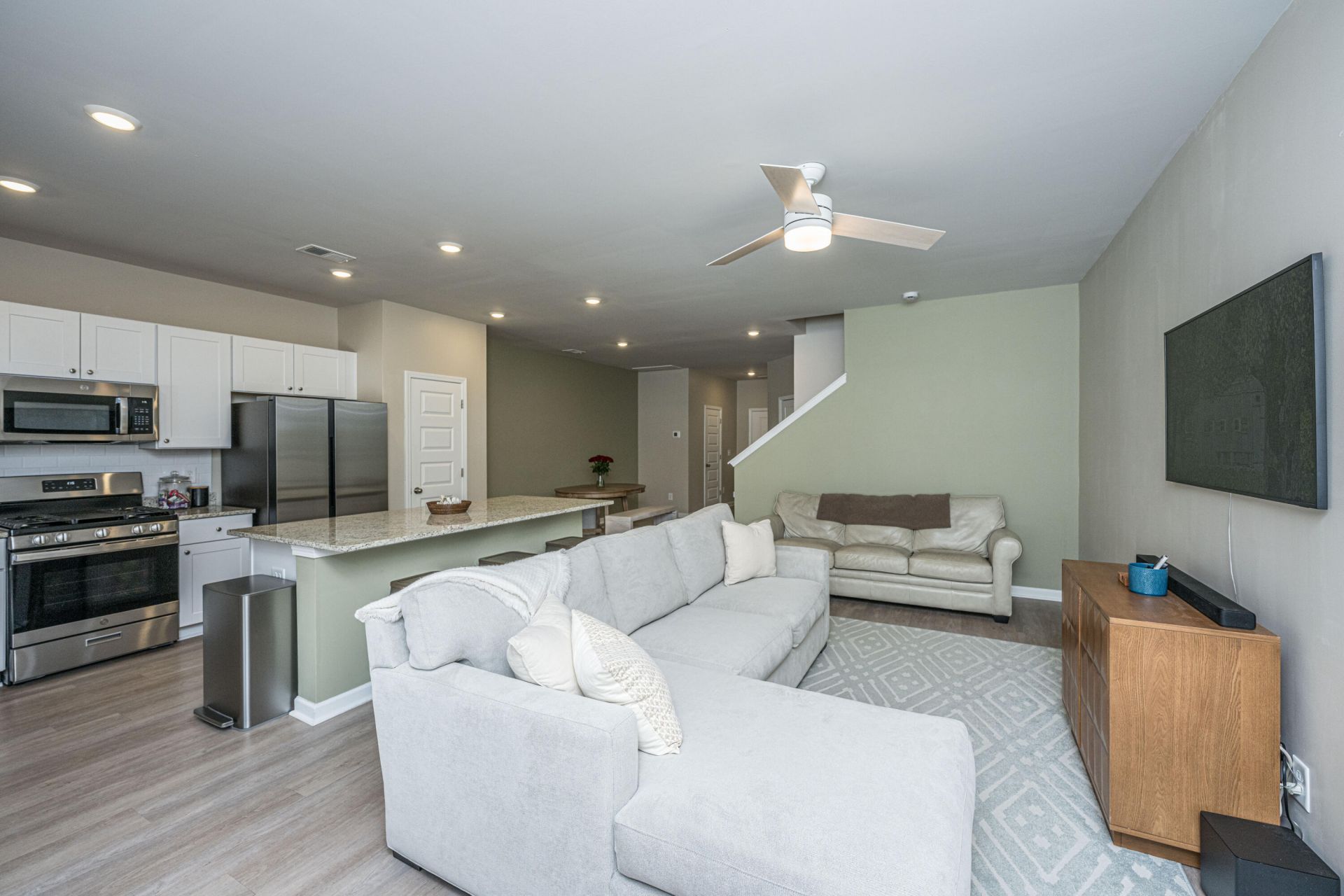 8016 Reagan Way Photo 12