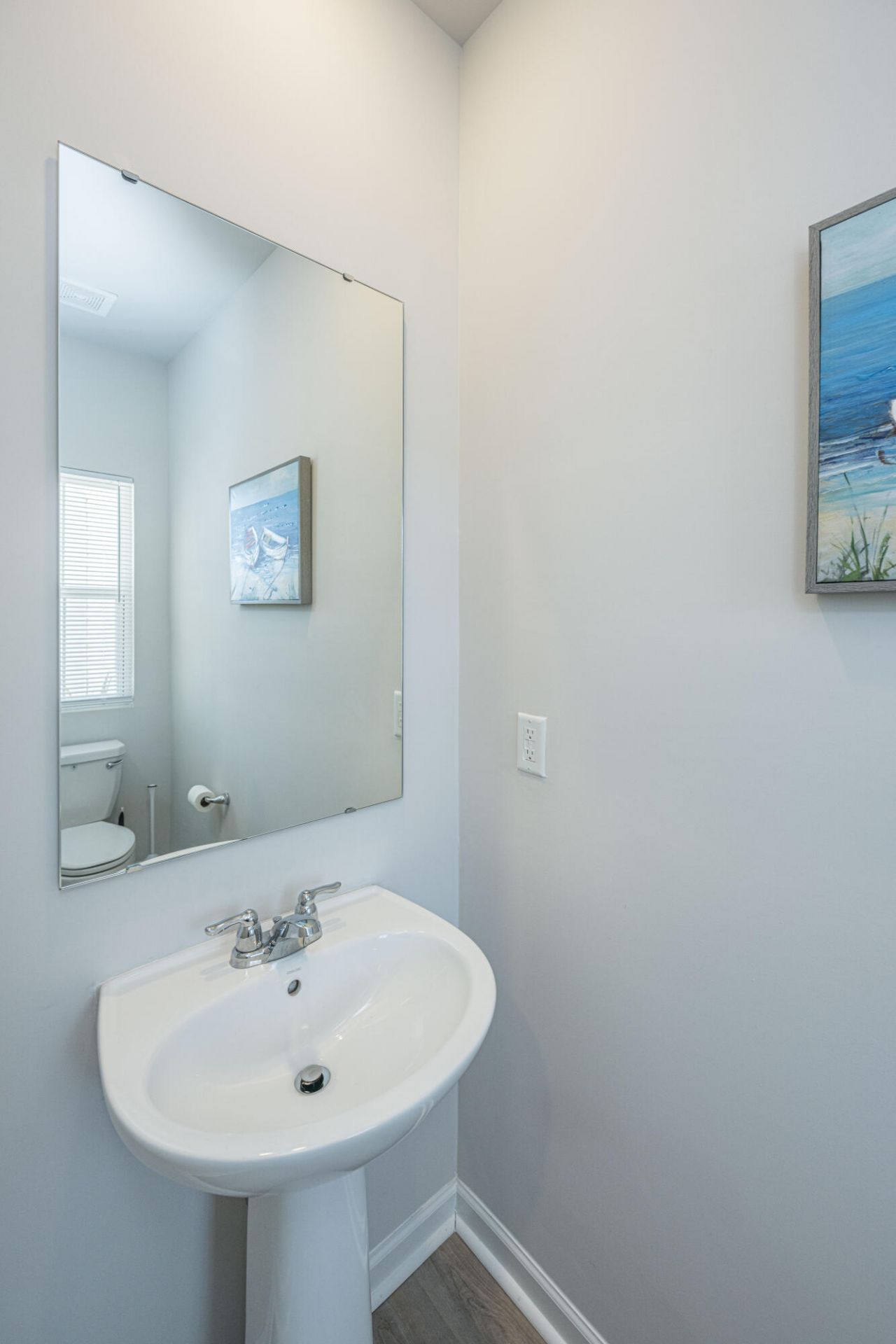 8016 Reagan Way Photo 13