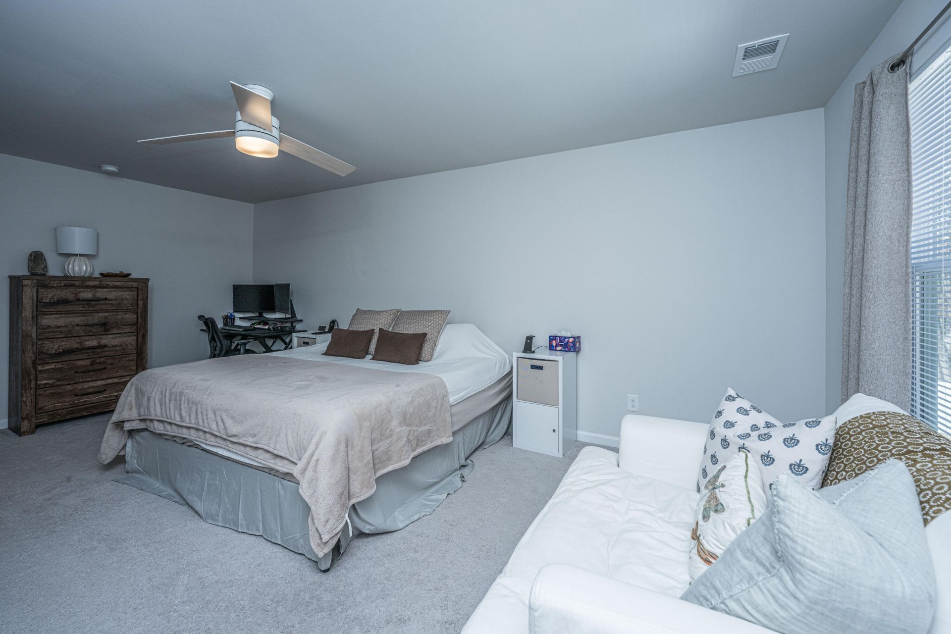 8016 Reagan Way Photo 15