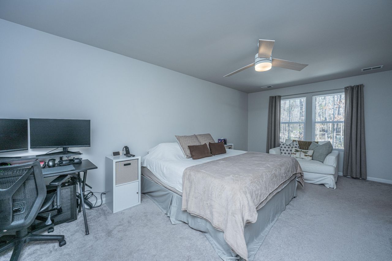 8016 Reagan Way Photo 15