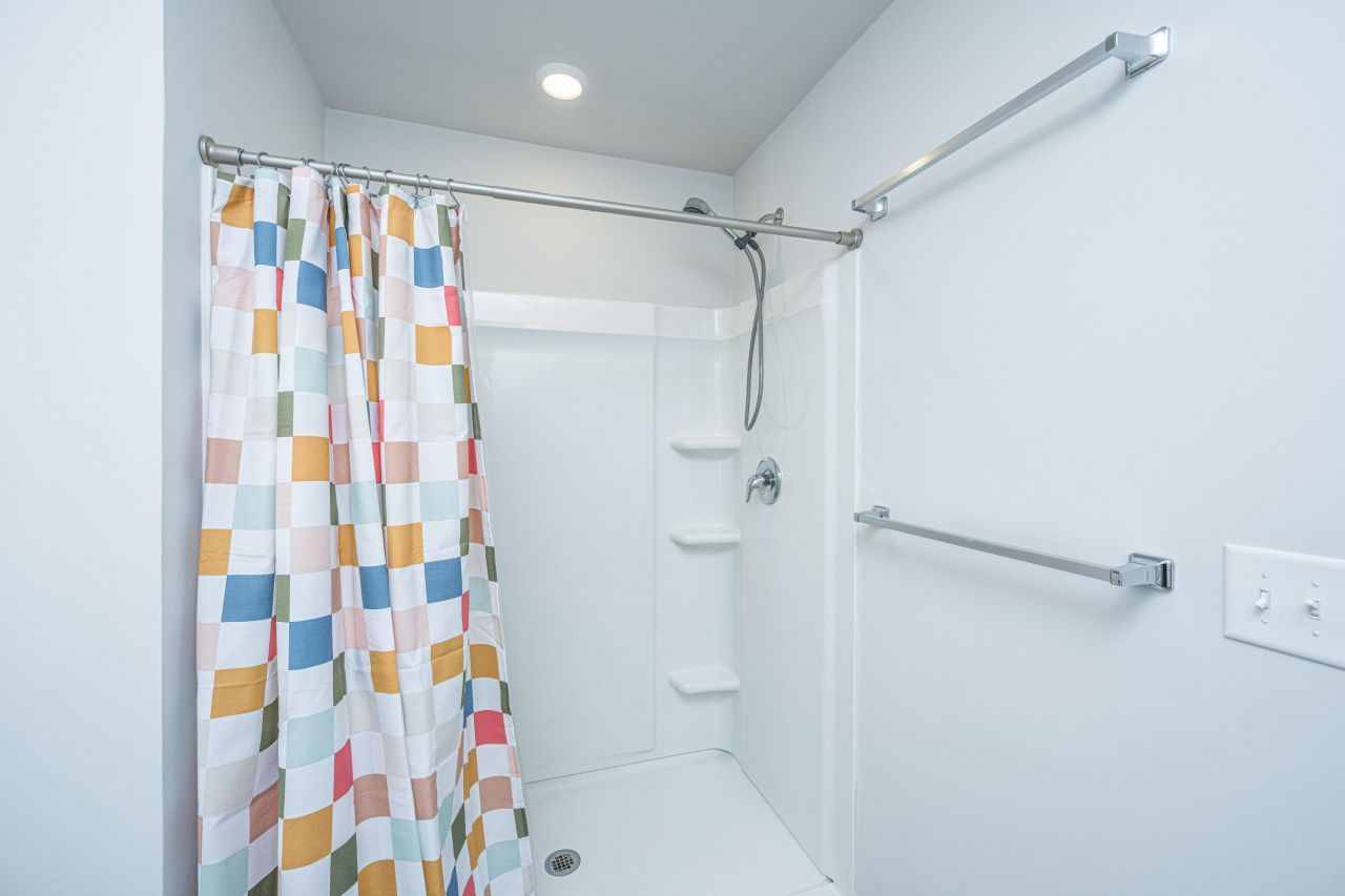 8016 Reagan Way Photo 17