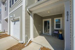 8016 Reagan Way photo 4