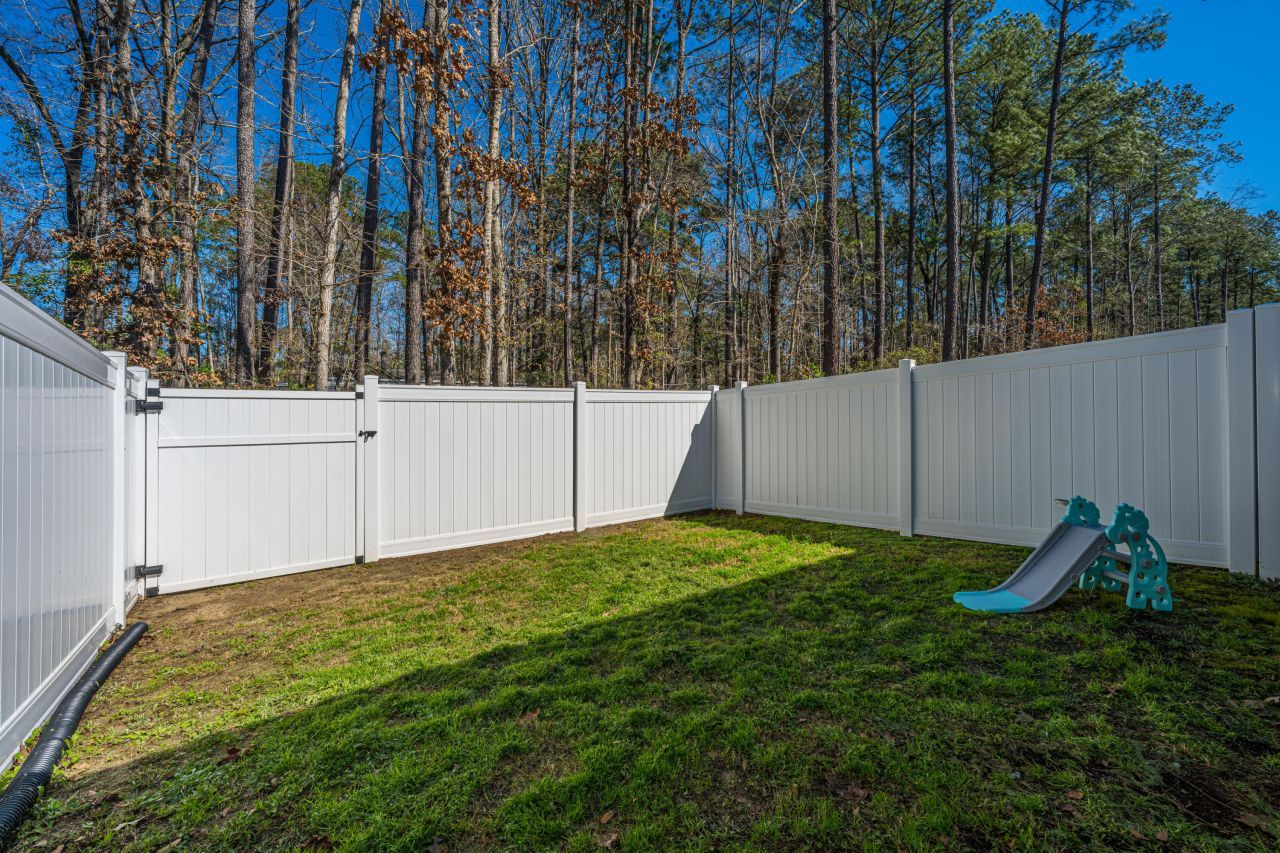 8016 Reagan Way Photo 31