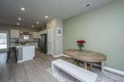 8016 Reagan Way photo 4