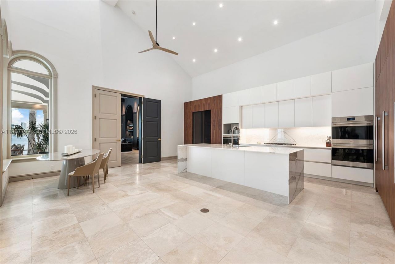 432 S Hibiscus Dr , Miami Beach, FL 33139 Photo