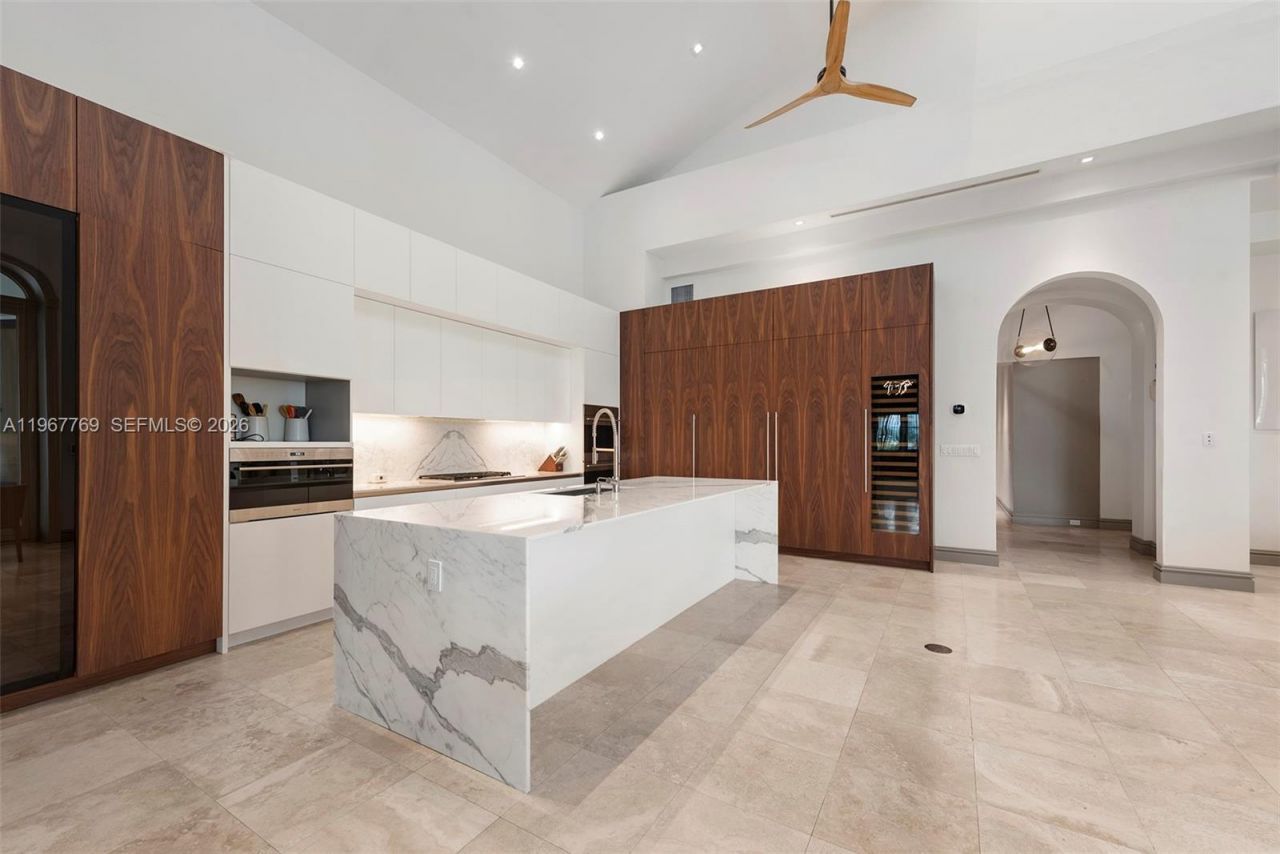 432 S Hibiscus Dr , Miami Beach, FL 33139 Photo