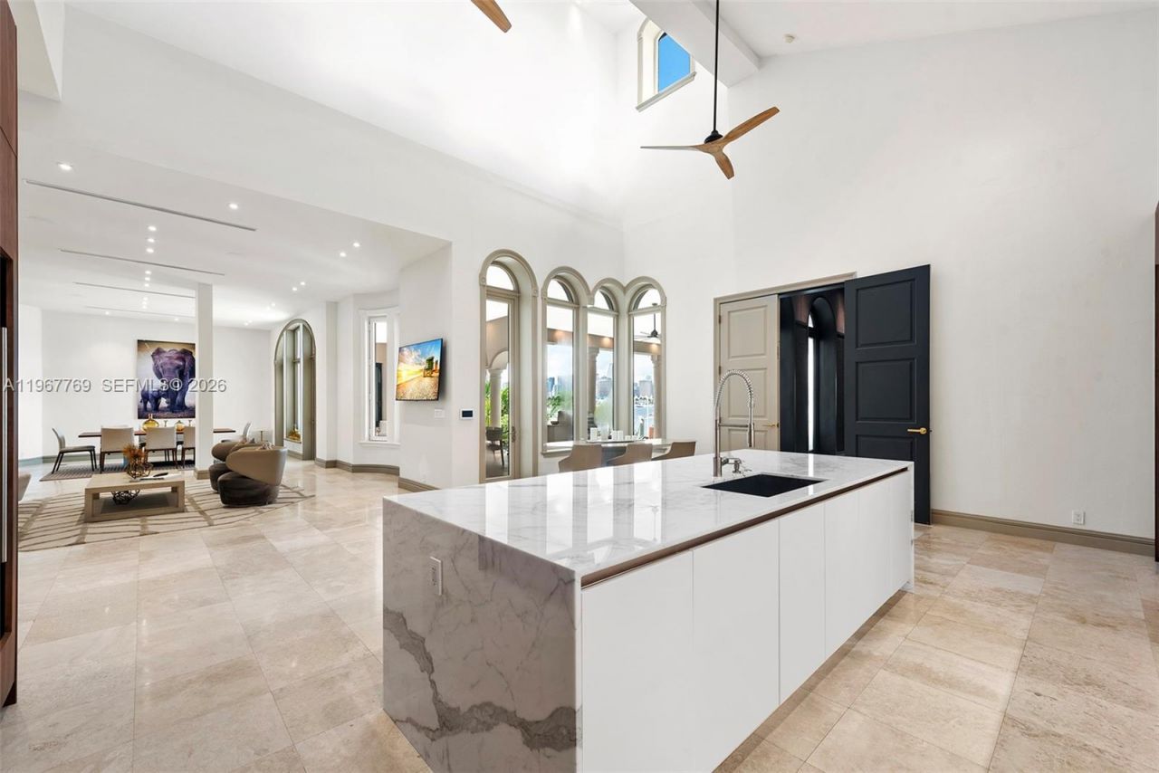 432 S Hibiscus Dr , Miami Beach, FL 33139 Photo