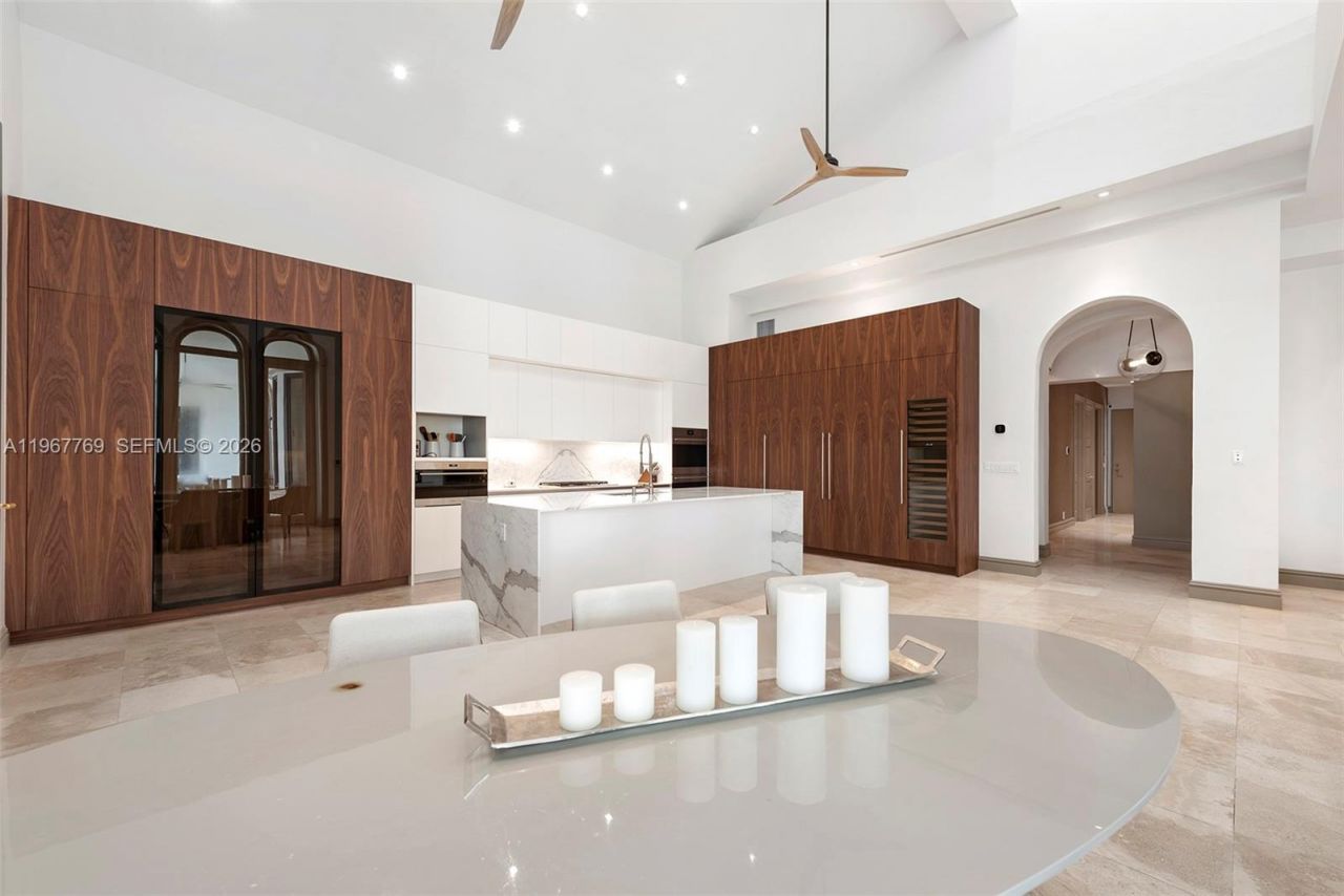 432 S Hibiscus Dr , Miami Beach, FL 33139 Photo