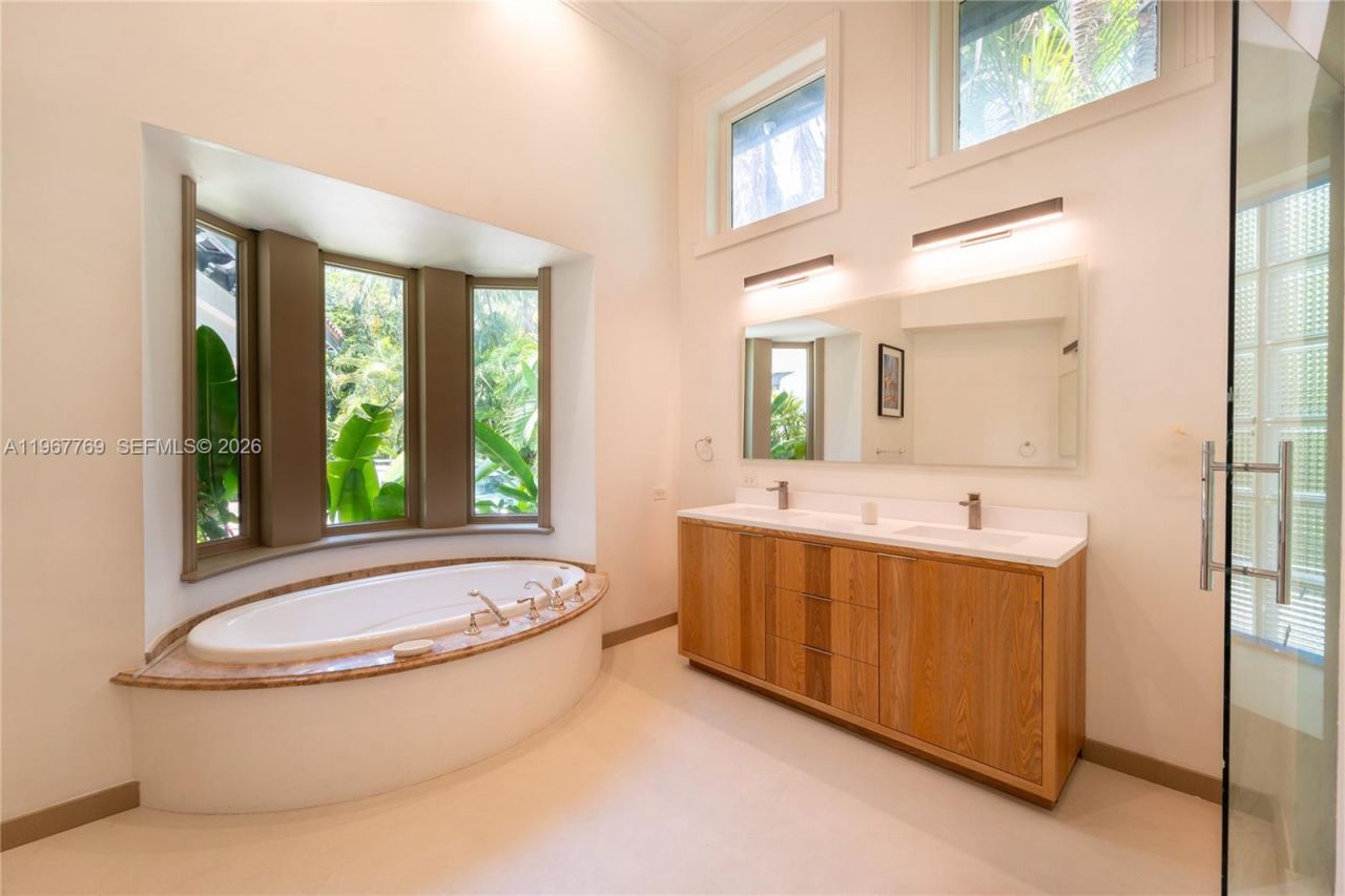 432 S Hibiscus Dr, Miami Beach, FL 33139 Photo