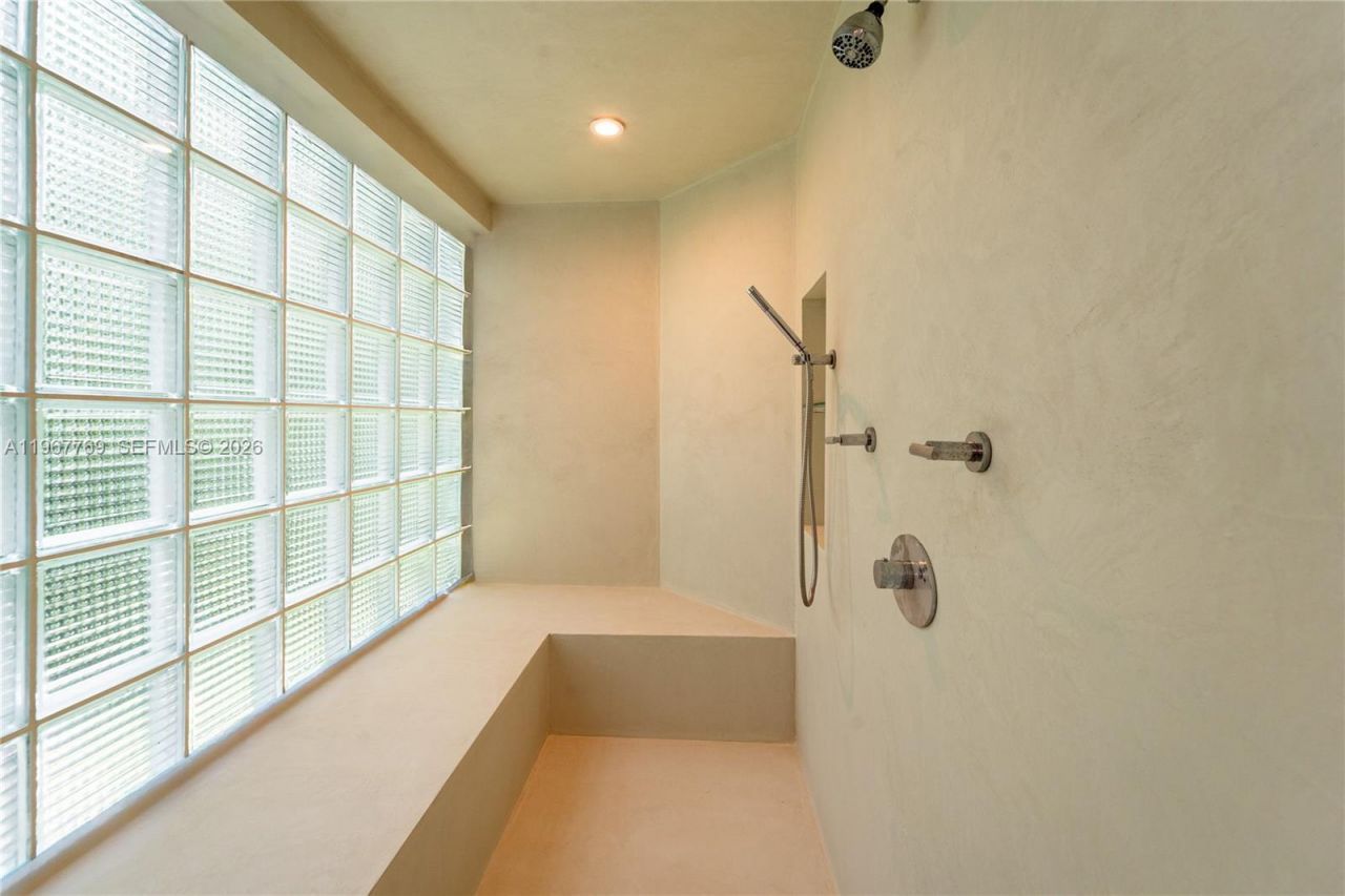 432 S Hibiscus Dr, Miami Beach, FL 33139 Photo