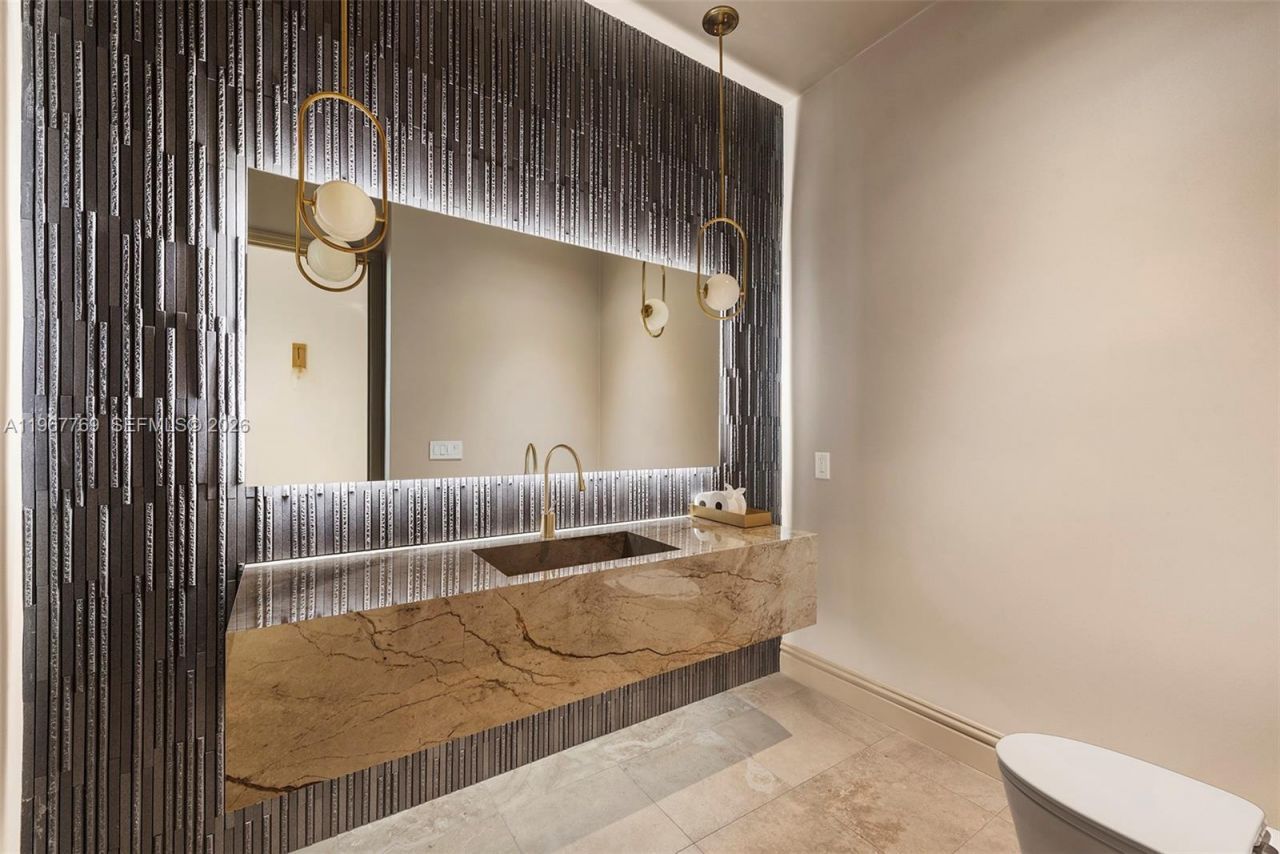 432 S Hibiscus Dr , Miami Beach, FL 33139 Photo