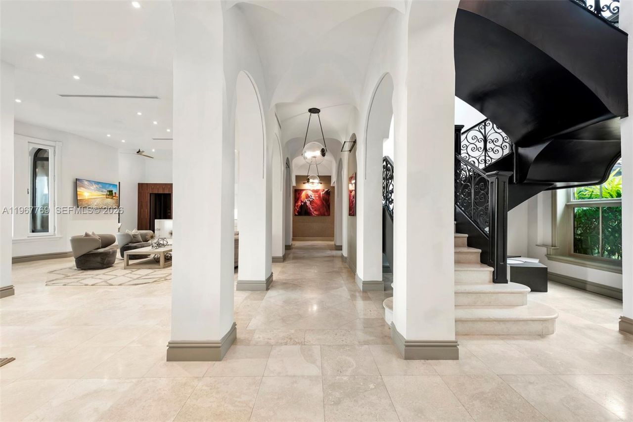 432 S Hibiscus Dr, Miami Beach, FL 33139 Photo