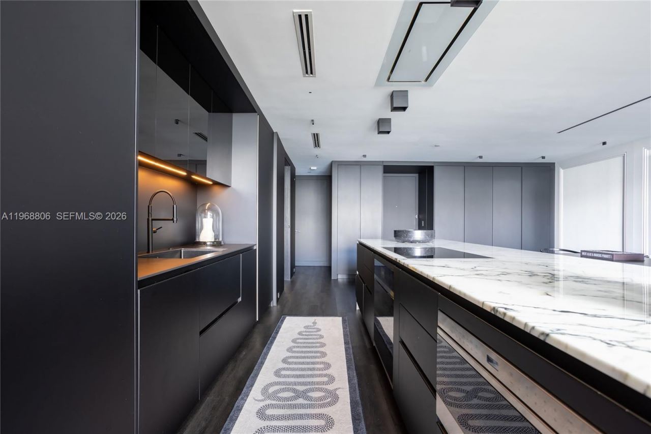 1040 Biscayne Blvd , Unit 2202, Miami, FL 33132 Photo