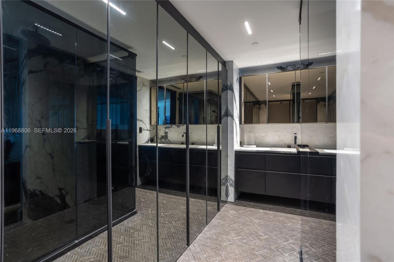 1040 Biscayne Blvd , Unit 2202, Miami, FL 33132 Photo