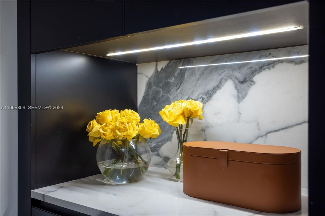 1040 Biscayne Blvd , Unit 2202, Miami, FL 33132 Photo