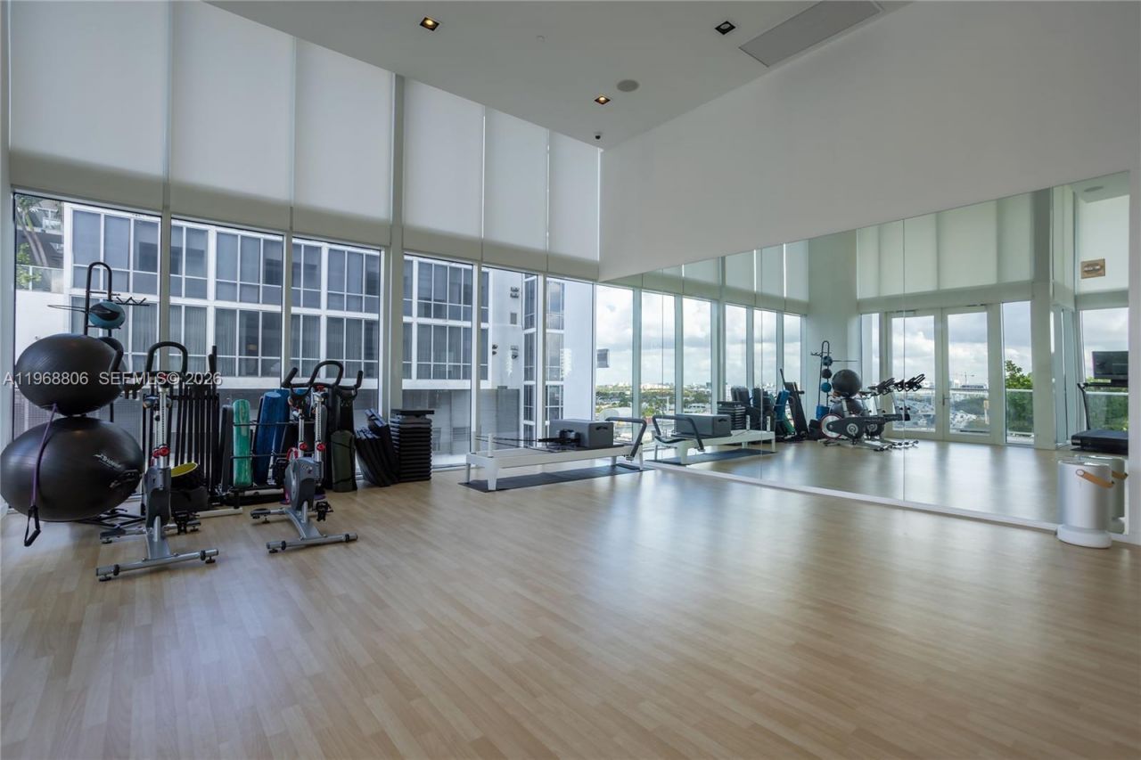 1040 Biscayne Blvd , Unit 2202, Miami, FL 33132 Photo