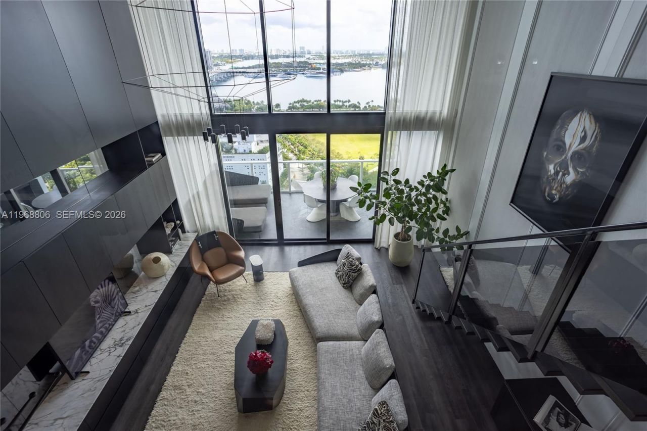 1040 Biscayne Blvd , Unit 2202, Miami, FL 33132 Photo