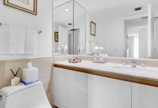 1643 Brickell Ave, Unit 1006, Miami, FL 33129 Photo
