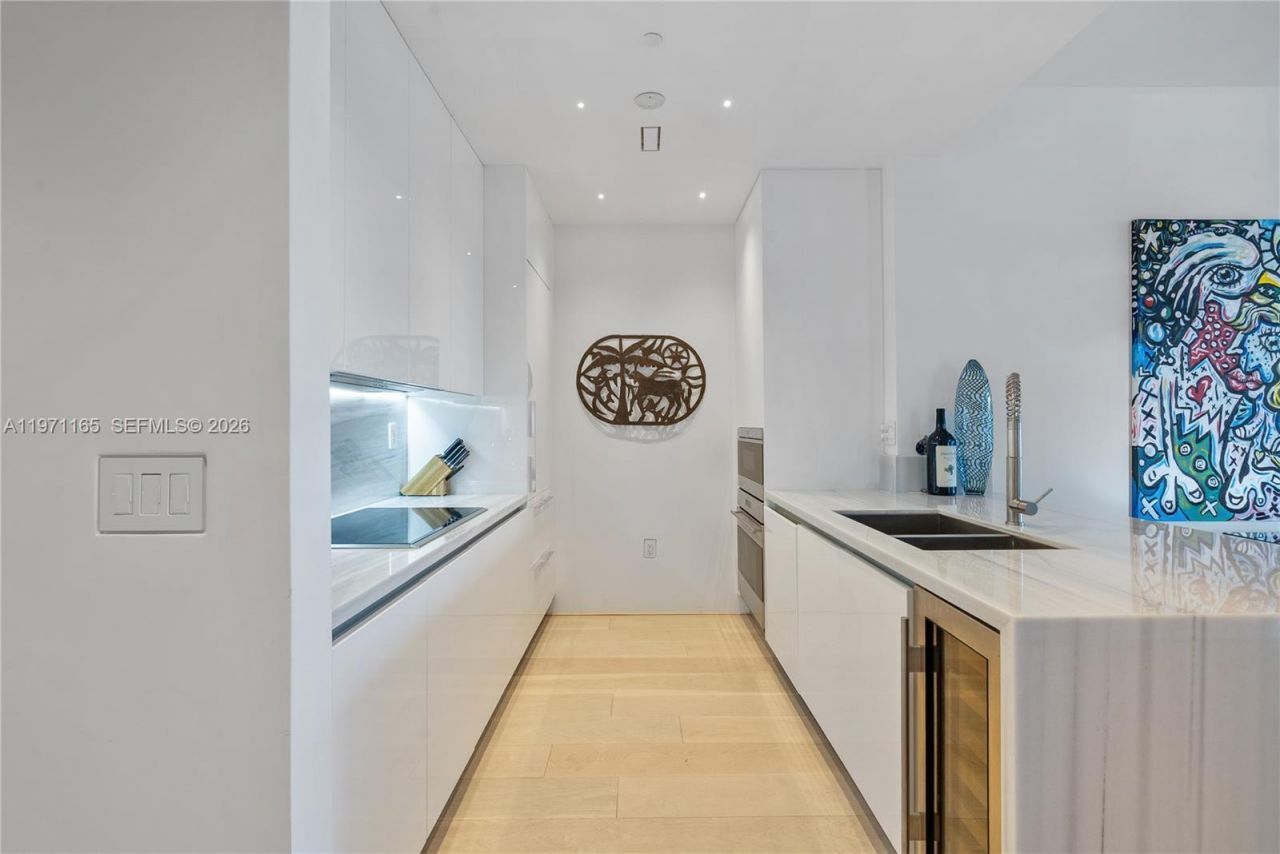 801 S Pointe Dr , Unit 204, Miami Beach, FL 33139 Photo