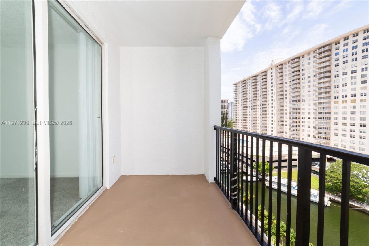 17150 N Bay Rd, Unit 2911, Sunny Isles Beach, FL 33160 Photo