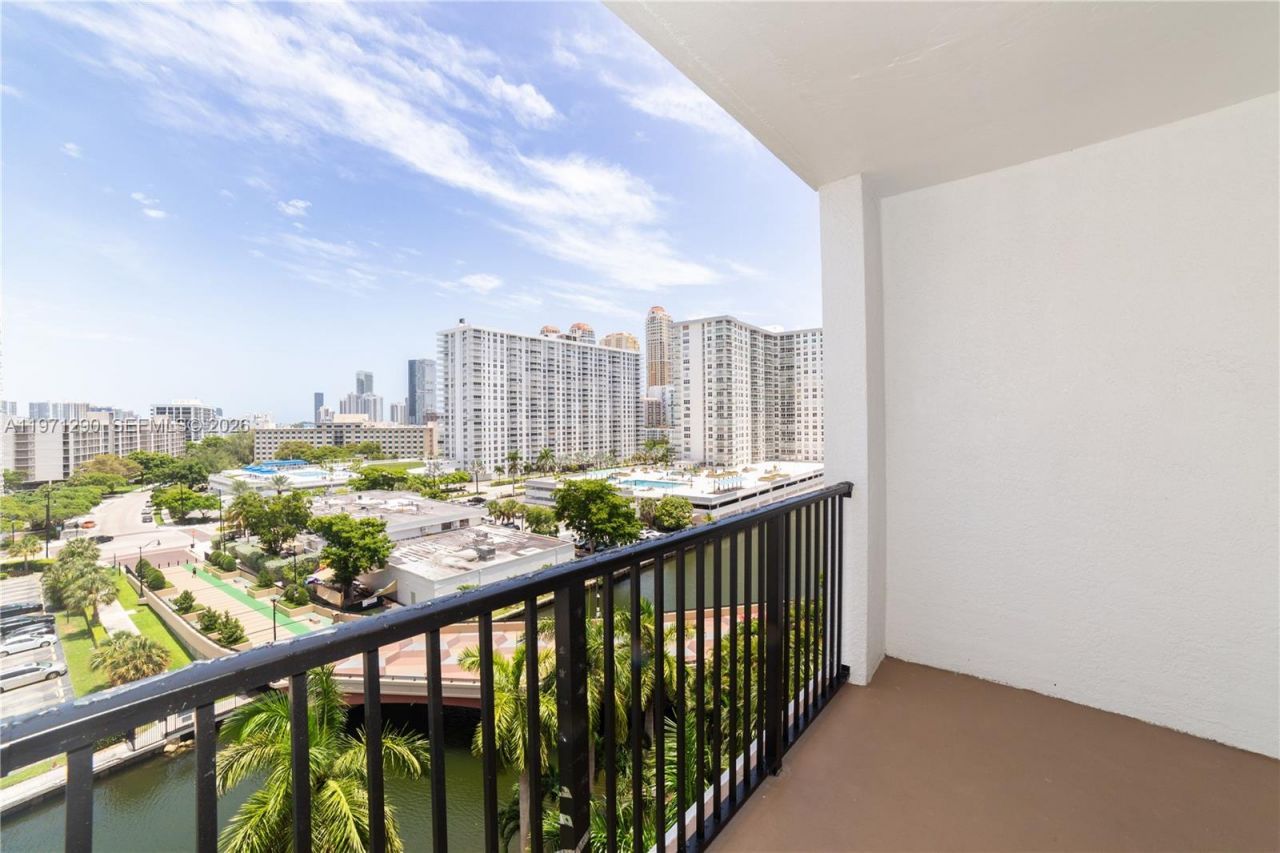 17150 N Bay Rd, Unit 2911, Sunny Isles Beach, FL 33160 Photo