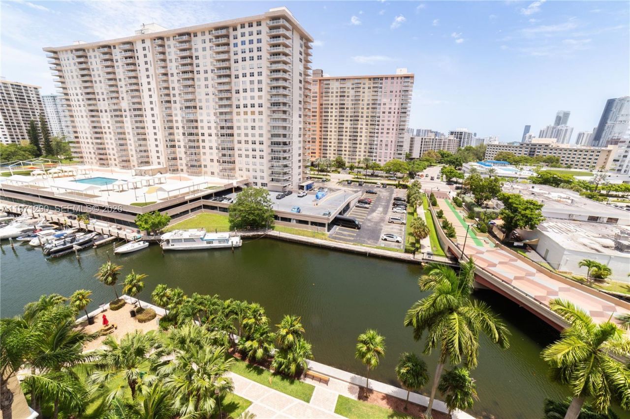 17150 N Bay Rd, Unit 2911, Sunny Isles Beach, FL 33160 Photo