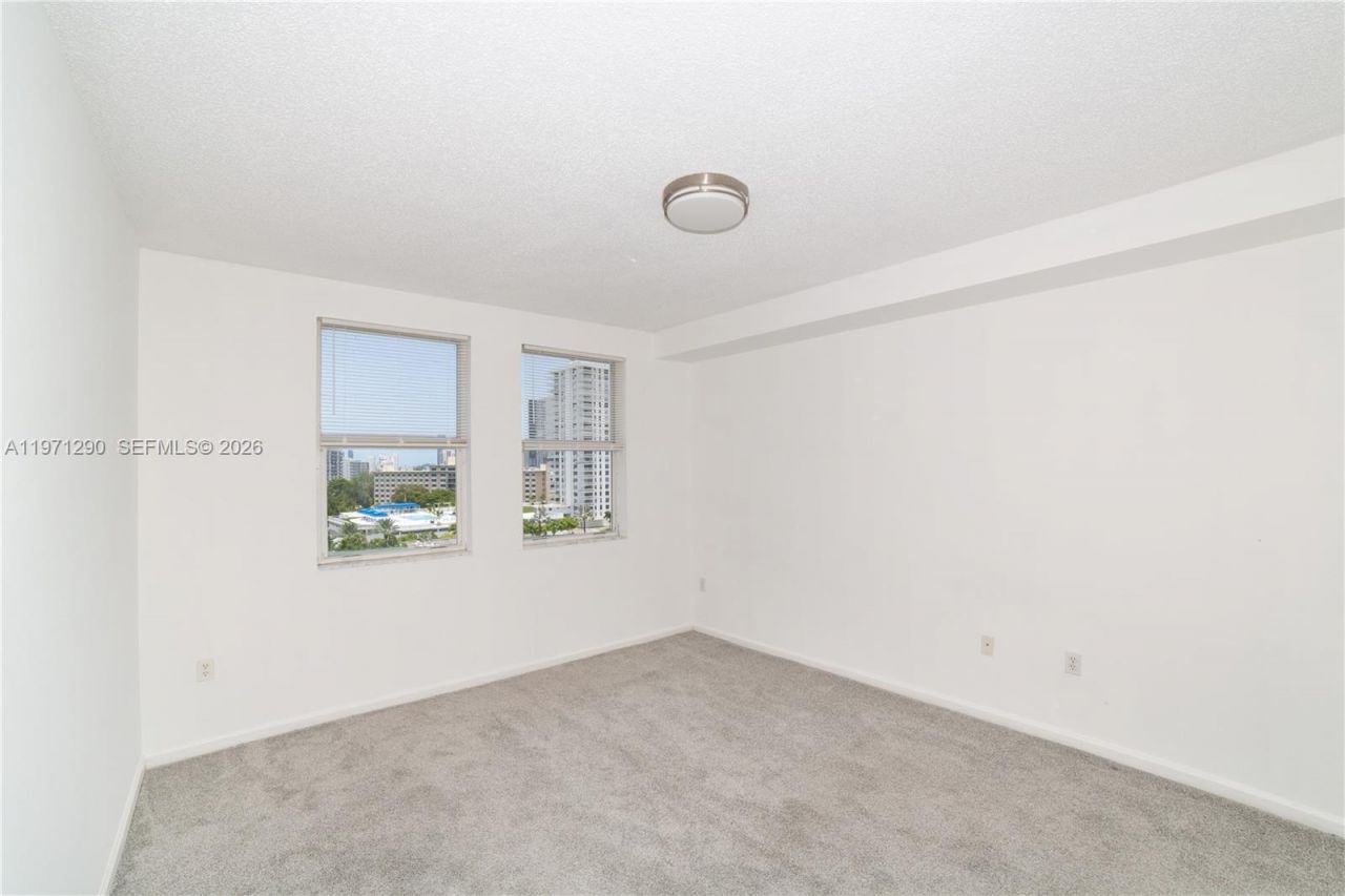 17150 N Bay Rd, Unit 2911, Sunny Isles Beach, FL 33160 Photo
