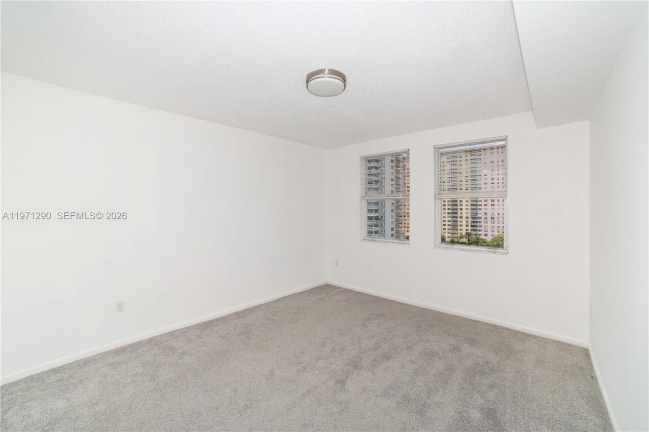 17150 N Bay Rd, Unit 2911, Sunny Isles Beach, FL 33160 Photo