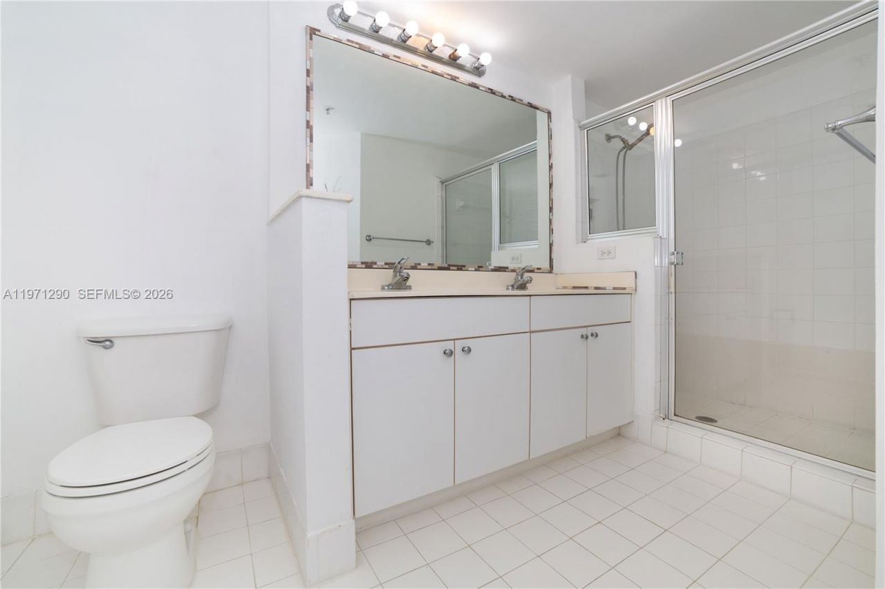 17150 N Bay Rd, Unit 2911, Sunny Isles Beach, FL 33160 Photo